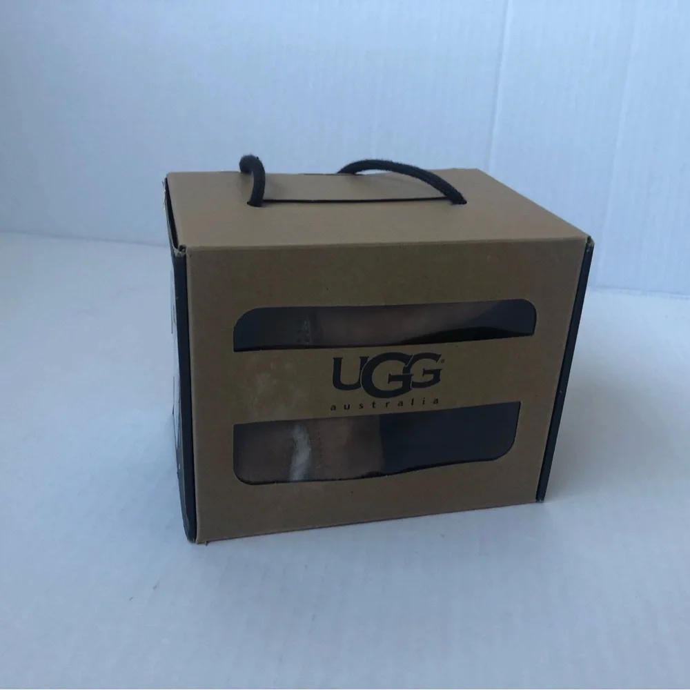 Baby size small Ugg Boots - Picture 8 of 9